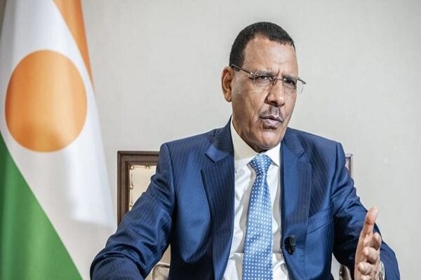 Nijer'de askeri cuntadan Cumhurbaşkanı Bazum kararı