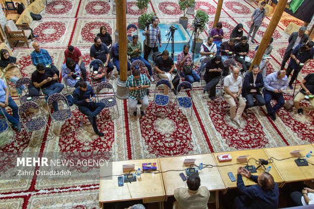 نشست خبری رویداد فیلم کوتاه عاشورایی «تصویر دهم» بعد از ظهر امروز دوشنبه ۲۳ مرداد ۱۴۰۲ با حضور مجید مجیدی رئیس رویداد، بهروز شعیبی مدیر طرح و ایده پرداز، جعفر الادیب رئیس شبکه کربلا در ایران و نماینده استان مقدسه حسینی، محمد رهبر دبیر رویداد در تکیه دزاشیب برگزار شد