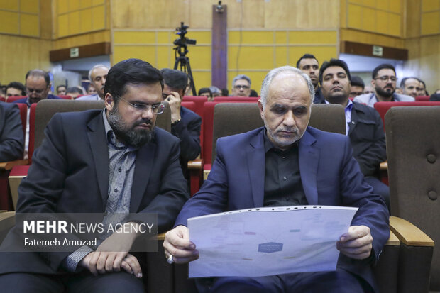امین حسین رحیمی وزیر دادگستری در همایش ملی آموزش مدیران و کارشناسان حقوقی دستگاه های اجرایی حضور دارد