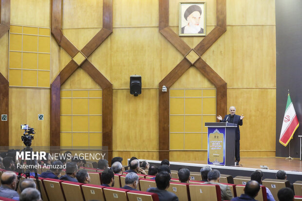 همایش ملی آموزش مدیران و کارشناسان حقوقی دستگاه های اجرایی 5