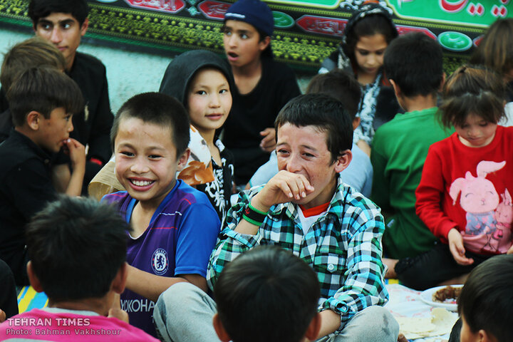 Hanifa providing education for Afghan refugee kids