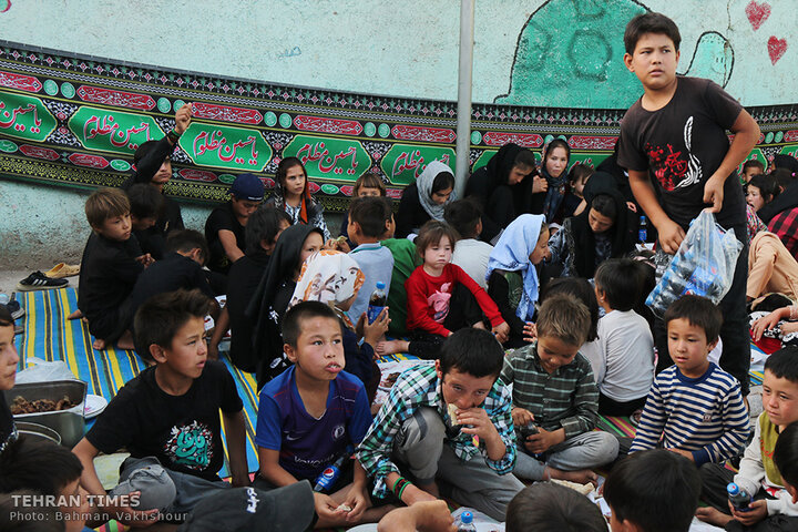 Hanifa providing education for Afghan refugee kids