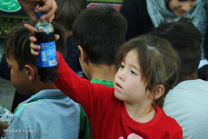 Hanifa providing education for Afghan refugee kids