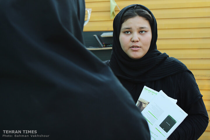 Hanifa providing education for Afghan refugee kids