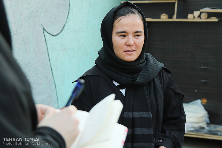 Hanifa providing education for Afghan refugee kids
