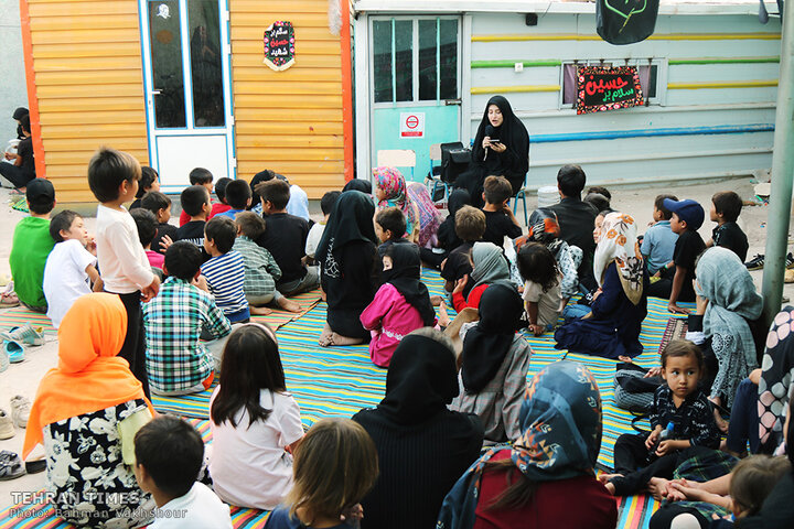 Hanifa providing education for Afghan refugee kids