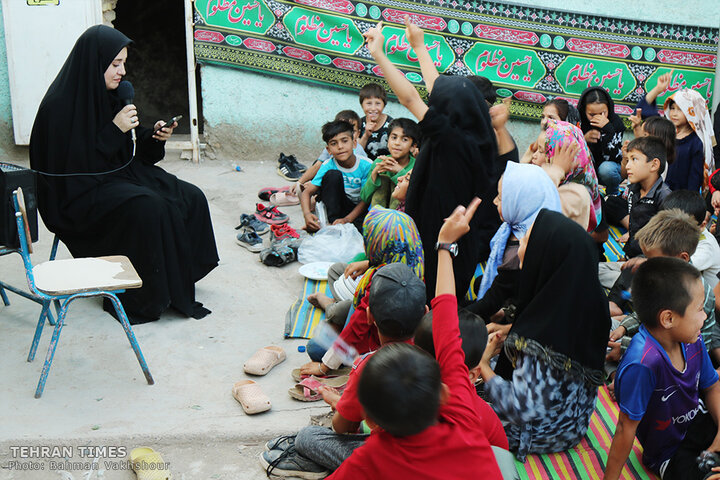 Hanifa providing education for Afghan refugee kids