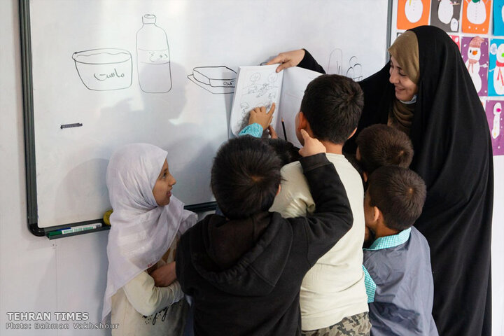 Hanifa providing education for Afghan refugee kids