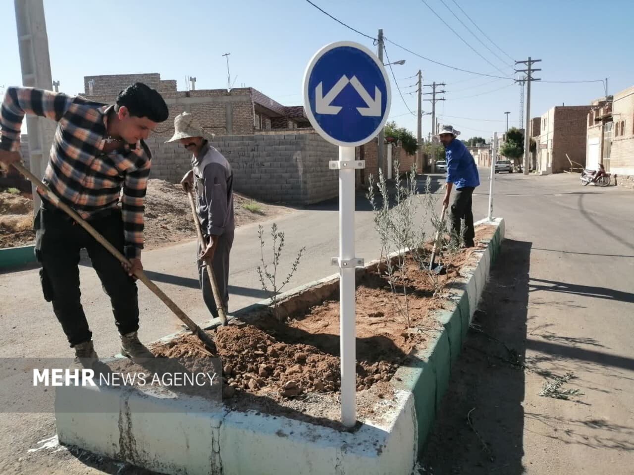 نهضت خدمت‌رسانی به بهاباد رسید