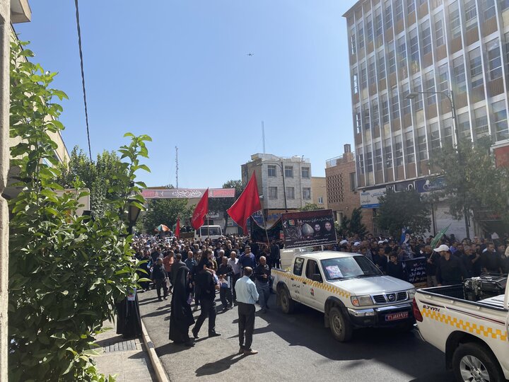 مراسم تشییع پیکر شهدای حادثه تروریستی حرم شاهچراغ (ع) در شیراز 