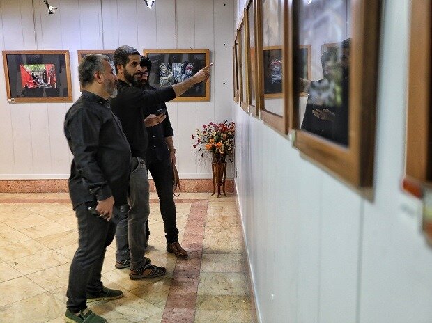 نمایشگاه عکس «خیمههای سوخته» در قم آغاز به کار کرد