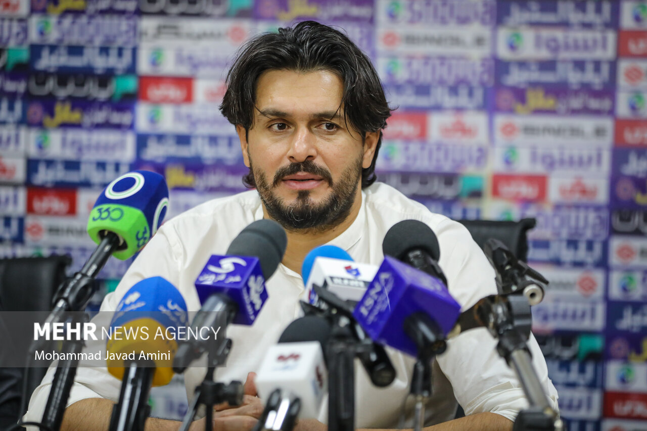 همه چیز پول نیست / برابر هیچ تیمی دست و پا بسته نیستیم همه چیز پول نیست / برابر هیچ تیمی دست و پا بسته نیستیم