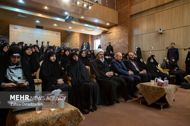 دیدار جمعی از بانوان موکب دار اربعین با رئیس مجلس شورای اسلامی 2