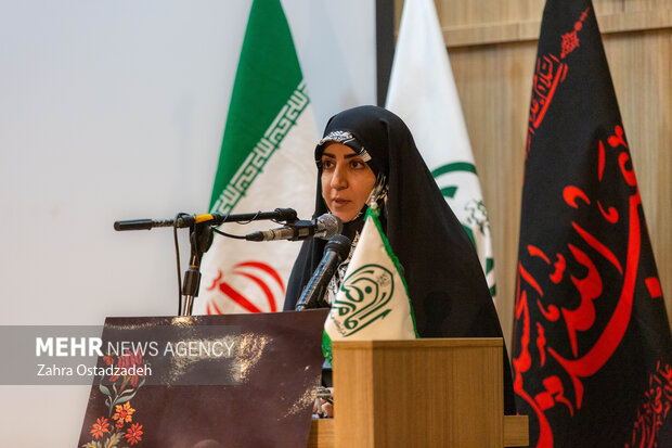 دیدار جمعی از بانوان موکب دار اربعین با رئیس مجلس شورای اسلامی