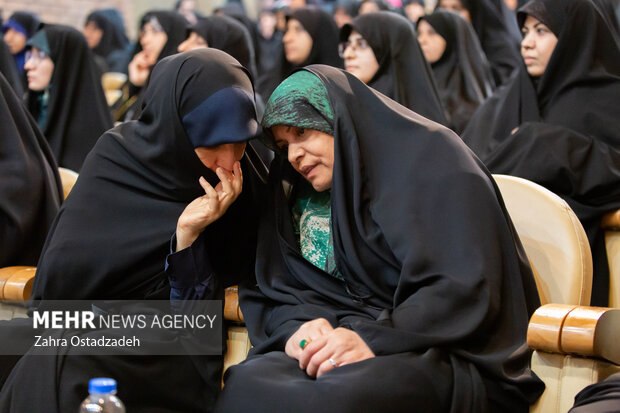 دیدار جمعی از بانوان موکب دار اربعین با رئیس مجلس شورای اسلامی 12