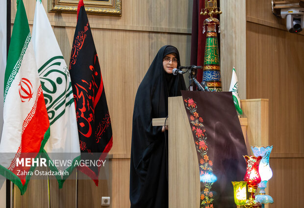 دیدار جمعی از بانوان موکب دار اربعین با رئیس مجلس شورای اسلامی 11