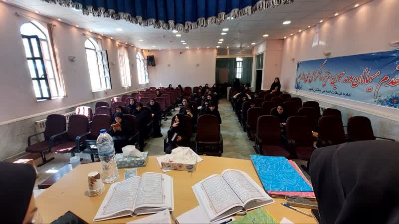 رقابت ۱۳۴ داوطلب در آزمون دوره تربیت معلم قرآنی در مشگین‌شهر