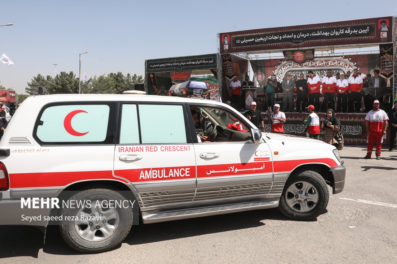 ۸۶ دستگاه آمبولانس هلال احمر از طریق مرز مهران وارد عراق شد