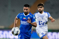 بلاتکلیفی یک بازیکن و مذاکره استقلال با مهاجم جدید