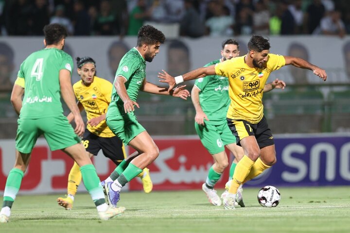 برتری سپاهان برابر ذوب آهن در نیمه اول برتری سپاهان برابر ذوب آهن در نیمه اول