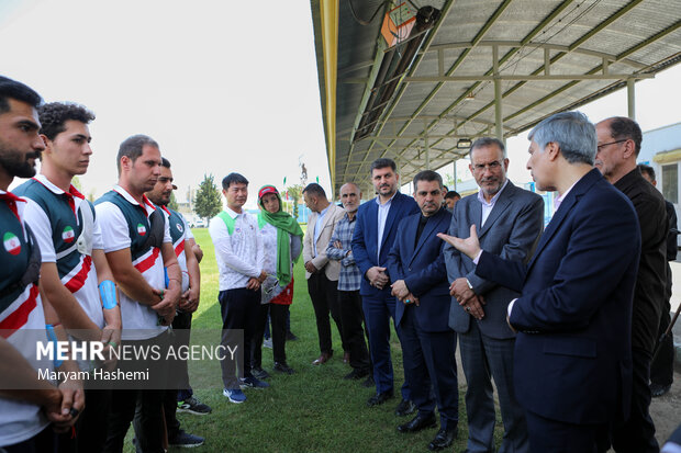 بازدید کیومرث هاشمی و محمودخسروی وفا از اردوی تیم ملی تیراندای 10