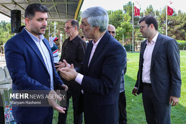 بازدید کیومرث هاشمی و محمودخسروی وفا از اردوی تیم ملی تیراندای 16