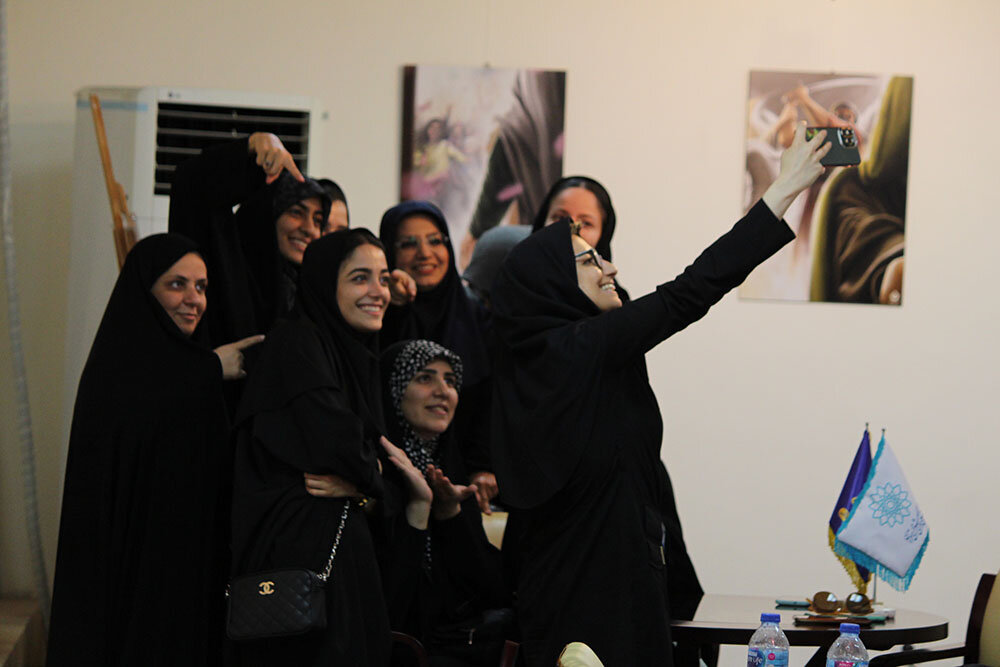 افتتاح نمایشگاه نقاشی‌های دیجیتال «سفر به ۶۱ هجری» در شفق