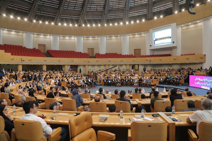 جایزه ملی مدیریت کسب و کار سال کشور اعطا شد