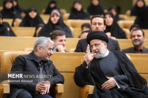  حجت الاسلام سید ابراهیم رئیسی رئیس جمهور در مراسم اولین اجلاسیه مردم سازی دولت حضور دارد