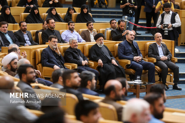 اولین اجلاسیه مردم سازی دولت صبح امروز شنبه ۲۸ مرداد ۱۴۰۲ با حضور حجت الاسلام سید ابراهیم رئیسی رئیس جمهور در سالن اجلاس برگزار شد