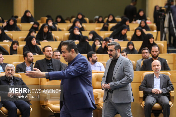 محمد مهدی اسماعیلی وزیر فرهنگ و ارشاد در اولین اجلاسیه مردم سازی دولت حضور دارد