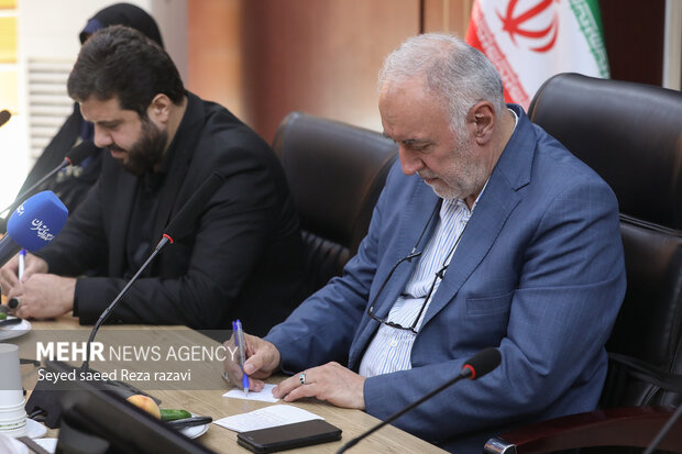 علیرضا فخاری استاندار تهران در نشست استاندار تهران با سازمان‌های مردم نهاد حضور دارد