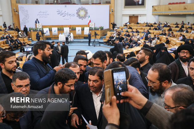 محمد مخبر معاون اول رییس جمهور در اجلاسیه ملی مردمی سازی دولت حضور دارد