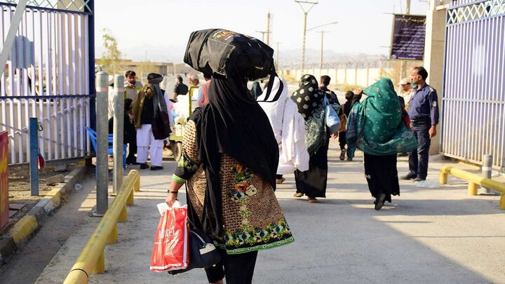 پاکستانی زائرین اربعین کی سیستان و بلوچستان کی سرحد سے ایران آمد شروع