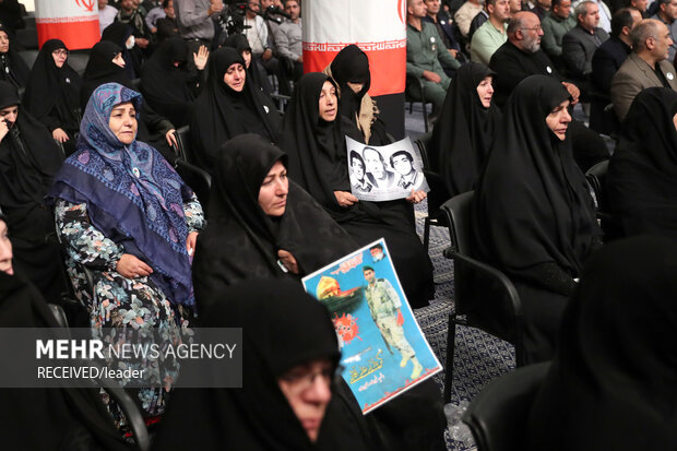 دیداراعضای ستاد برگزاری کنگره ملی شهدای استان اردبیل بارهبرانقلاب 16
