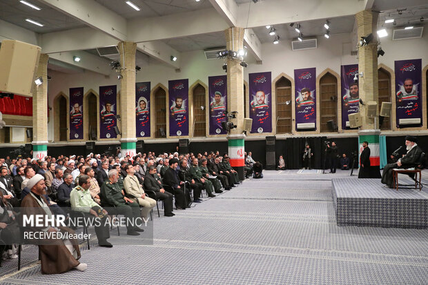 دیدار اعضای ستاد کنگره ملی بزرگداشت ۳۴۰۰ شهید استان اردبیل با رهبر معظم انقلاب اسلامی