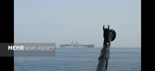 İran'dan ABD uçak gemisine ikaz