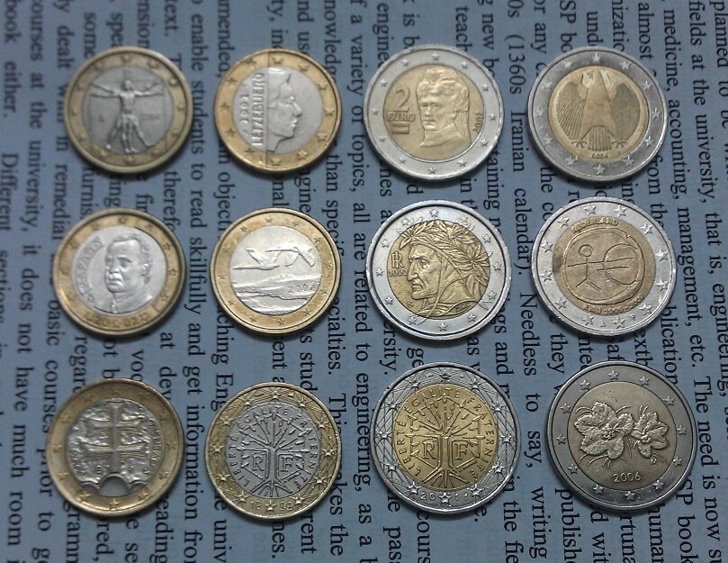 کشف ۲ هزار سکه ارز قاچاق در رشت کشف ۲ هزار سکه ارز قاچاق در رشت