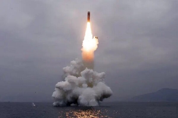کره شمالی با حضور کیم جونگ اون چندین موشک بالستیک آزمایش کرد