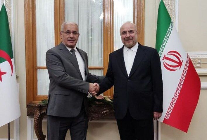قاليباف يستقبل نظيره الجزائري في مبنى البرلمان الإيراني