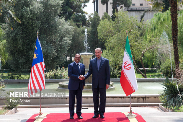 Meeting of Iran FM with Malaysian counterpart