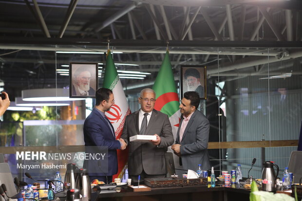 Algerian delegation visit to IHIT in Tehran