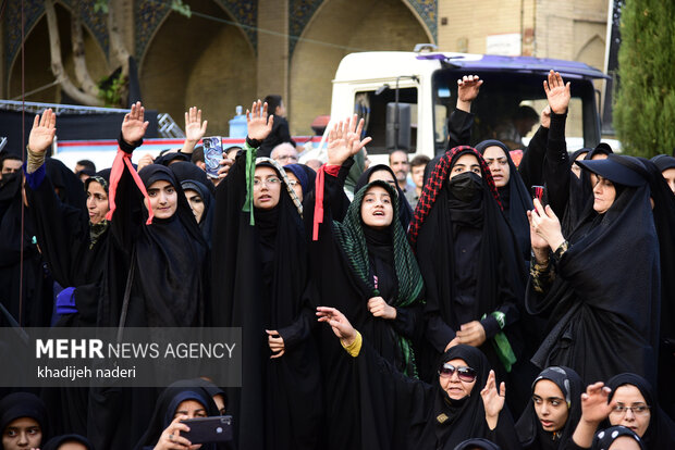 اینجا هزاران دختر دهههشتادی میداندار فرهنگ ایرانی اسلامی هستند