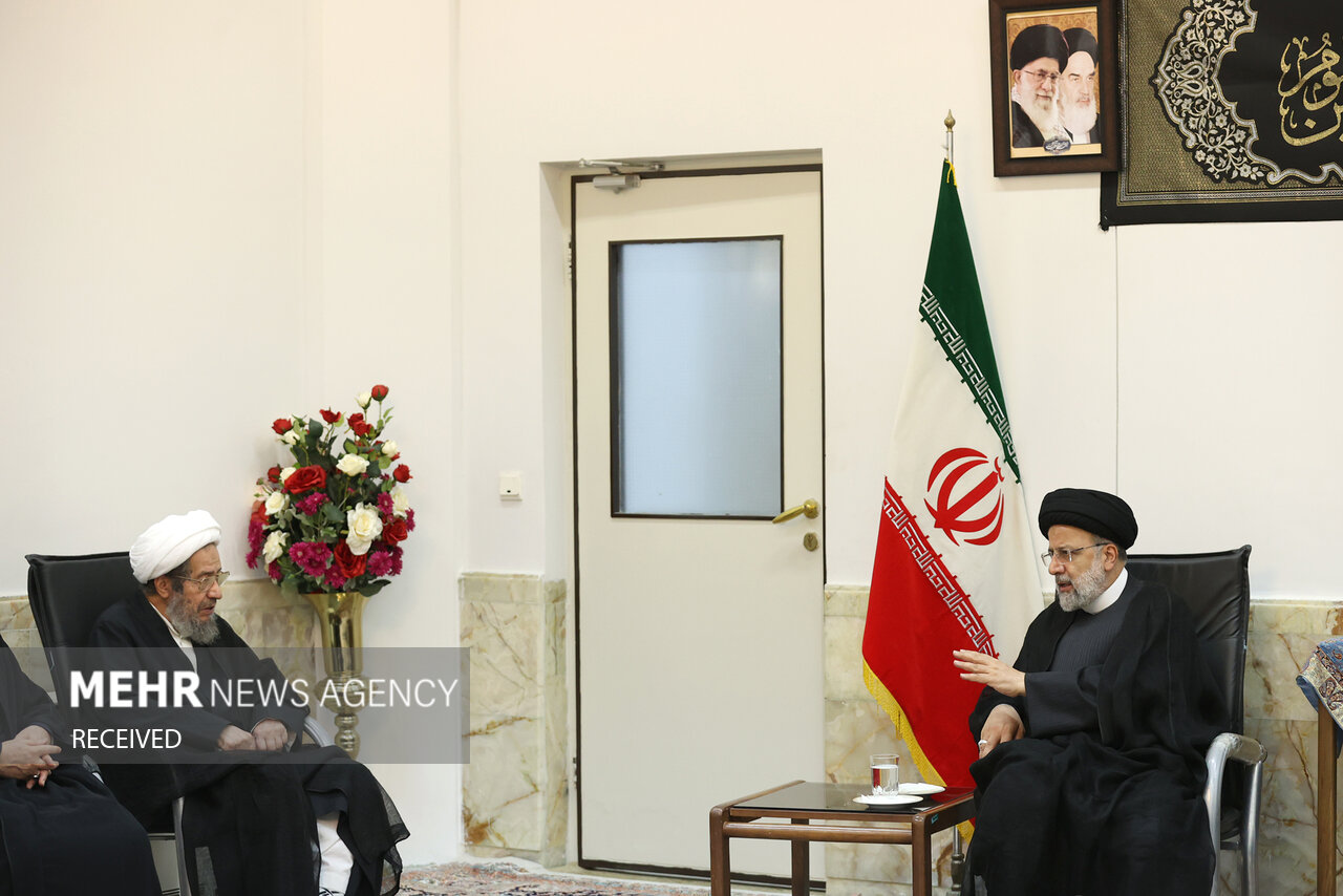 اولویت دولت اقتصاد و مسائل فرهنگی است