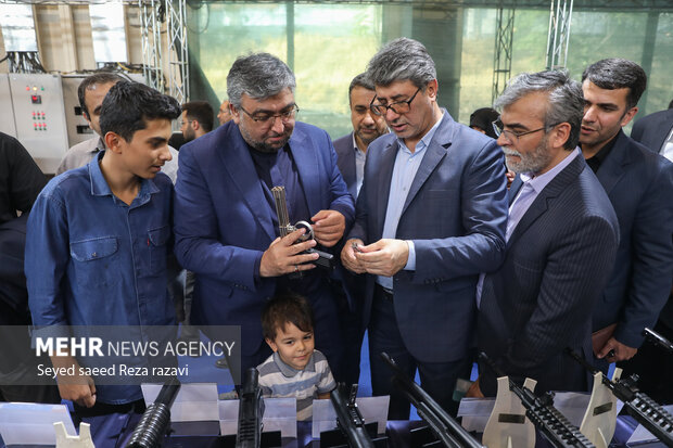 جمعی از نمایندگان مجلس شورای اسلامی عصر امروز سه‌شنبه ۳۱ شهریور ماه  1402 مصادف با روز صنعت دفاعی از آخرین دستاوردهای صنعت دفاعی جمهوری اسلامی ایران بازدید کردند