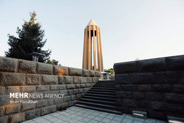 National Doctors' Day commemorated at Avicenna tomb
