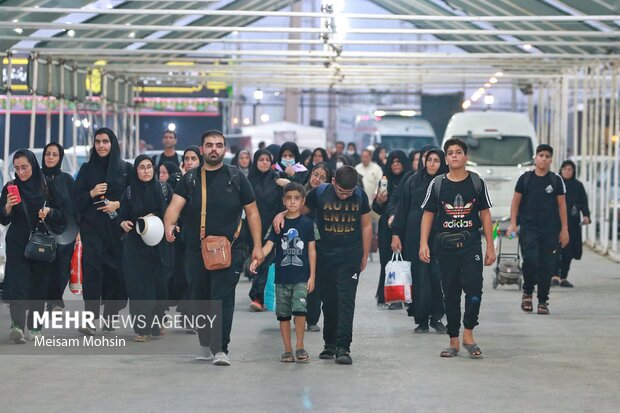 İran: 1 milyon 600 bin Erbain ziyaretçisi Irak'a geçti