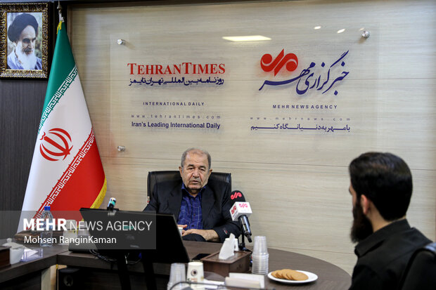 موشک سوم که زیر هواپیما خورد با صندلیام پرتاب شدم