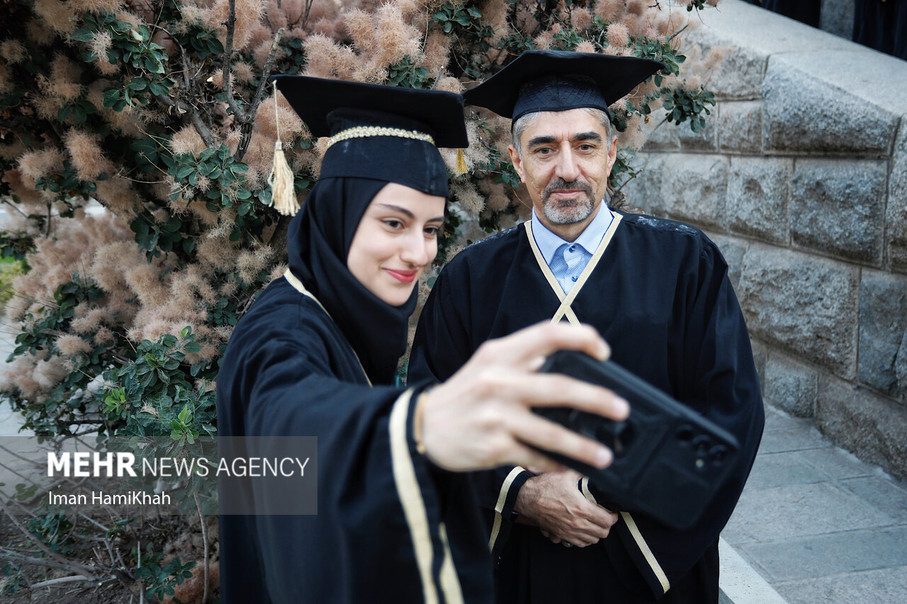 Mehr News Agency - National Doctors' Day commemorated at Avicenna's tomb Mehr News Agency - National Doctors' Day commemorated at Avicenna's tomb