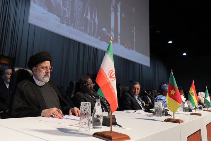 الرئيس الإيراني: إنضمام إيران لـ"بريكس" يشكل فصلاً جديداً باتجاه العدالة والسلام